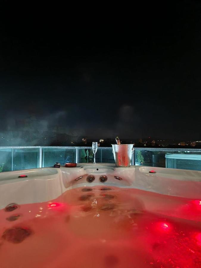 Gavas Jacuzzi & Panoramic View Lejlighed Cluj-Napoca Eksteriør billede